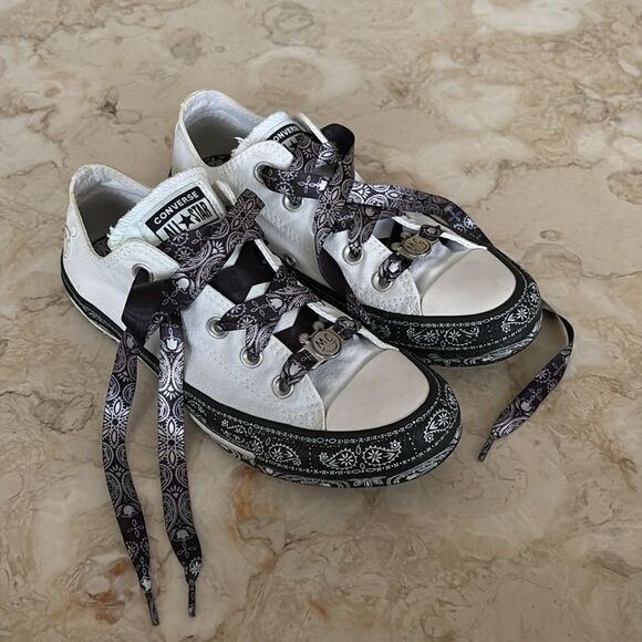 Rare Converse X Miley Cyrus Chuck Taylor All Star Sneakers Black & White Bandana - Picture 4 of 17